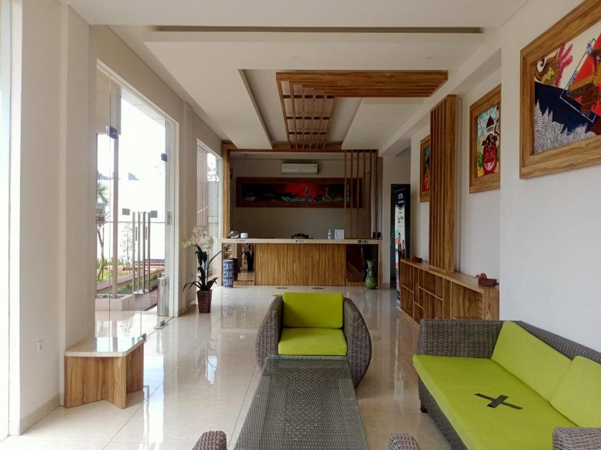 Oyo 90102 Edotel Hotel By Dbest Hospitality バンドゥン エクステリア 写真