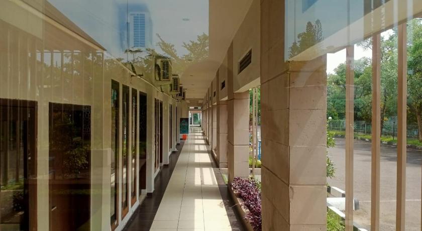 Oyo 90102 Edotel Hotel By Dbest Hospitality バンドゥン エクステリア 写真