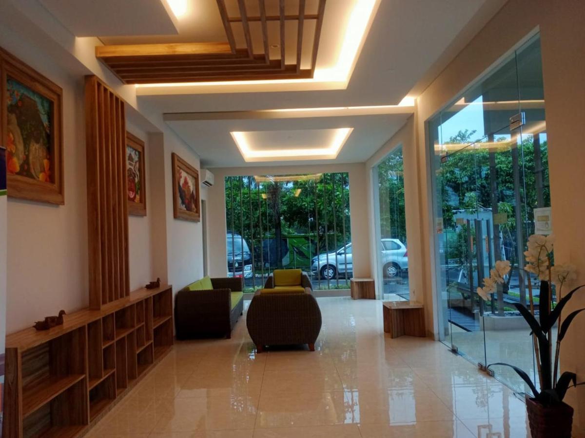 Oyo 90102 Edotel Hotel By Dbest Hospitality バンドゥン エクステリア 写真
