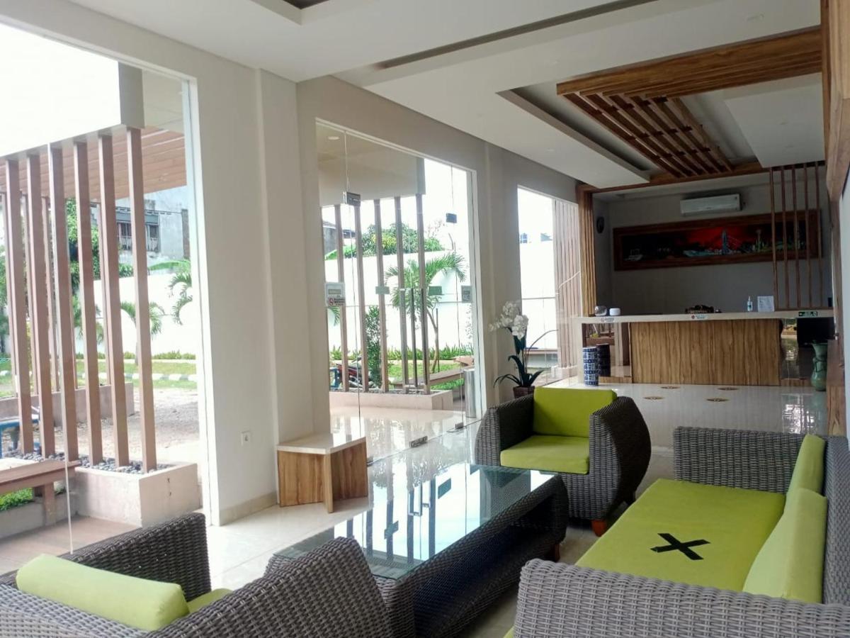 Oyo 90102 Edotel Hotel By Dbest Hospitality バンドゥン エクステリア 写真